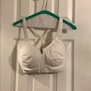 KNOCKOUT By VS Front-close Sport Bra